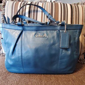 EUC Coach East West Leather Tote